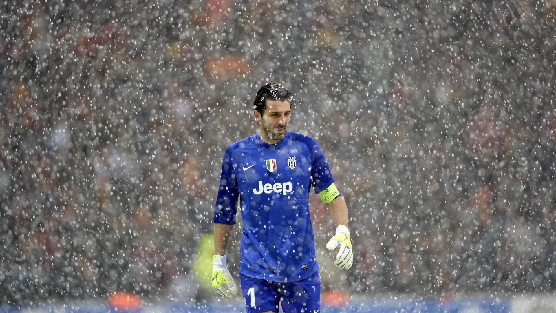 23岁新星打破尘封15年世界纪录，田径史迎来崭新篇章